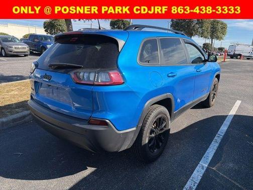2023 Jeep Cherokee Altitude Lux