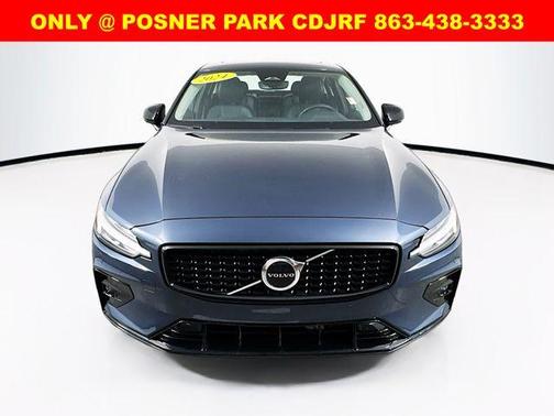 2024 Volvo S60 B5 Core Dark Theme