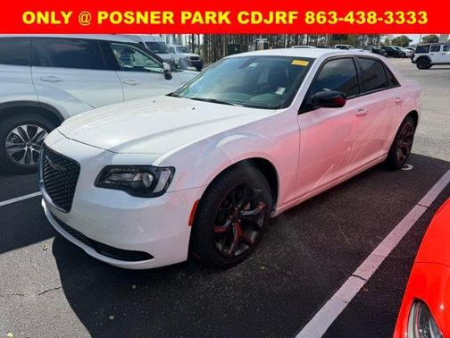 2022 Chrysler 300 Touring