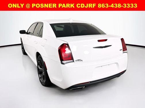 2022 Chrysler 300 Touring