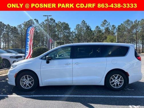 2024 Chrysler Pacifica Touring-L