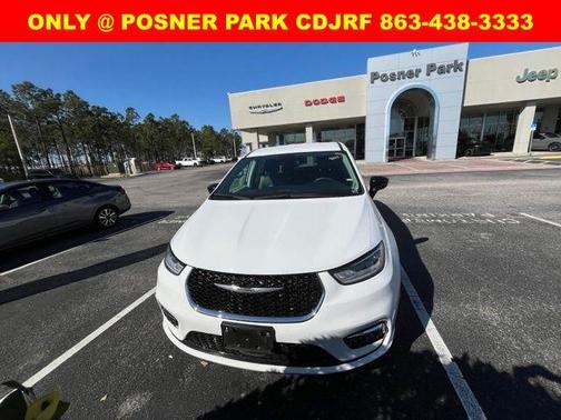 2024 Chrysler Pacifica Touring-L