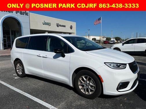 2024 Chrysler Pacifica Touring-L