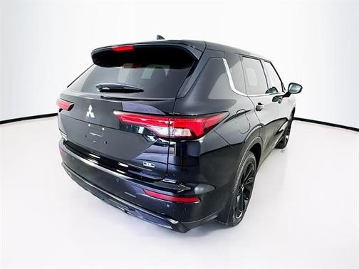 2024 Mitsubishi Outlander SE Black Edition