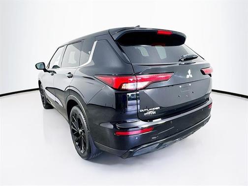 2024 Mitsubishi Outlander SE Black Edition