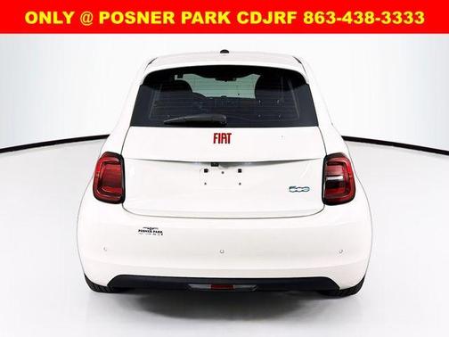2024 FIAT 500e Base