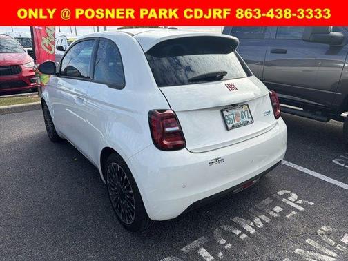 2024 FIAT 500e Base