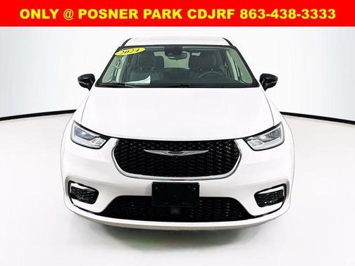 2024 Chrysler Pacifica Touring-L