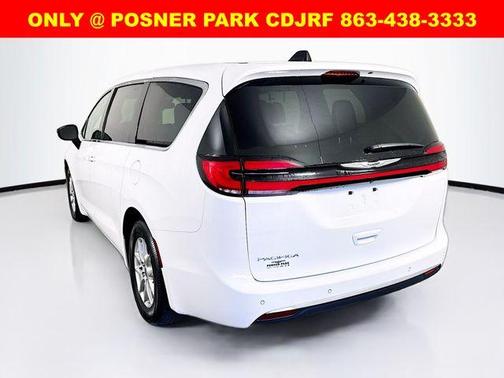 2024 Chrysler Pacifica Touring-L