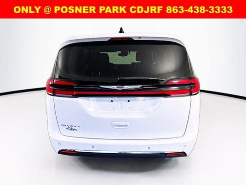 2024 Chrysler Pacifica Touring-L