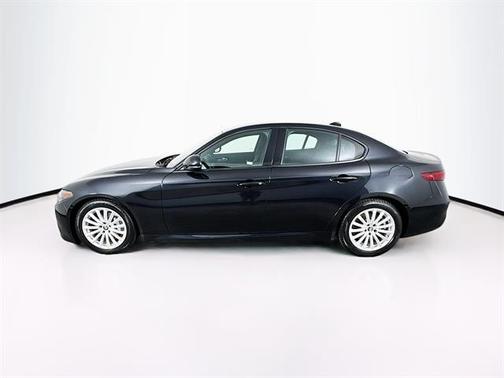 2023 Alfa Romeo Giulia Base