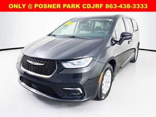 2023 Chrysler Pacifica Touring-L