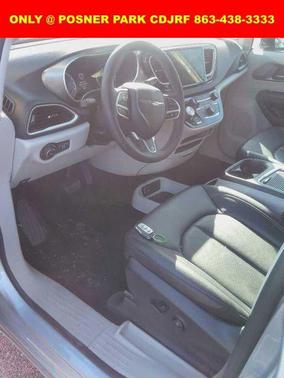 2024 Chrysler Pacifica Touring-L