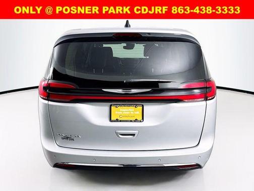 2024 Chrysler Pacifica Touring-L