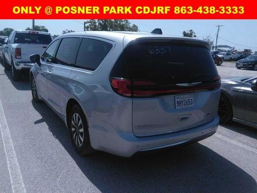 2023 Chrysler Pacifica Hybrid Touring L