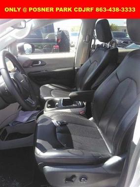 2023 Chrysler Pacifica Hybrid Touring L
