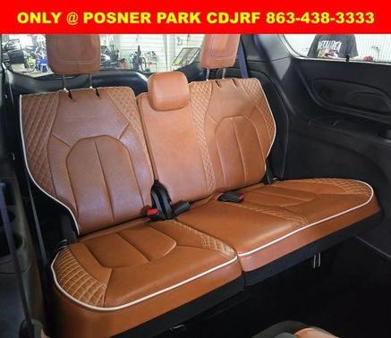 Bright White Clearcoat 2026 Chrysler Pacifica Hybrid Pinnacle