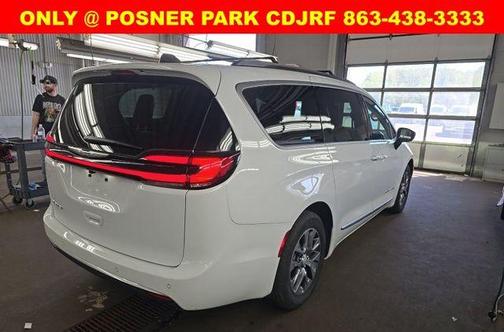 Bright White Clearcoat 2026 Chrysler Pacifica Hybrid Pinnacle