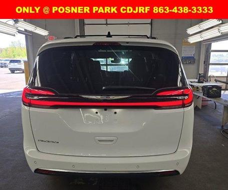 Bright White Clearcoat 2026 Chrysler Pacifica Hybrid Pinnacle