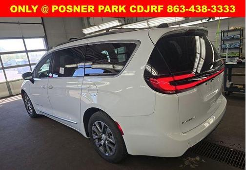 Bright White Clearcoat 2026 Chrysler Pacifica Hybrid Pinnacle