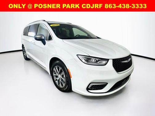 Bright White Clearcoat 2026 Chrysler Pacifica Hybrid Pinnacle