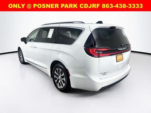 Bright White Clearcoat 2026 Chrysler Pacifica Hybrid Pinnacle