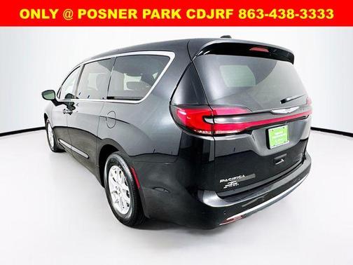 2023 Chrysler Pacifica Touring-L
