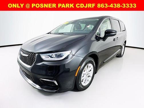 2023 Chrysler Pacifica Touring-L