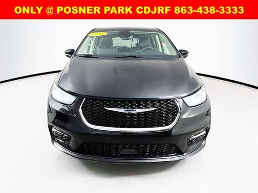 2023 Chrysler Pacifica Touring-L