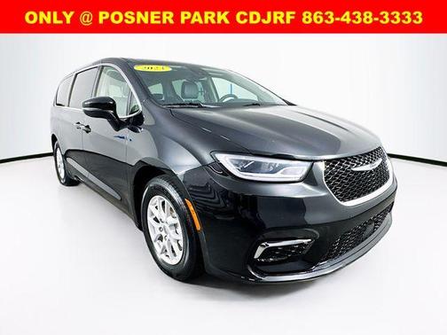 2023 Chrysler Pacifica Touring-L