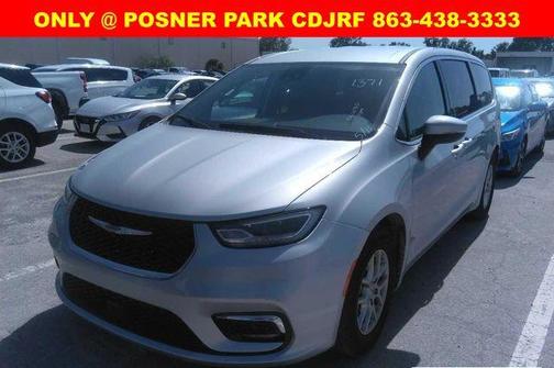 2023 Chrysler Pacifica Touring-L