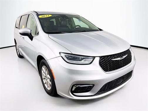 2023 Chrysler Pacifica Touring-L
