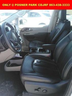 2023 Chrysler Pacifica Touring-L