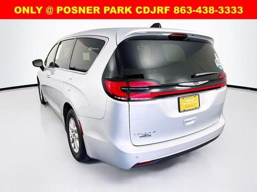 2023 Chrysler Pacifica Touring-L