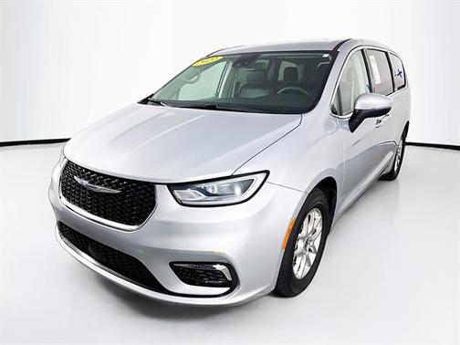 2023 Chrysler Pacifica Touring-L