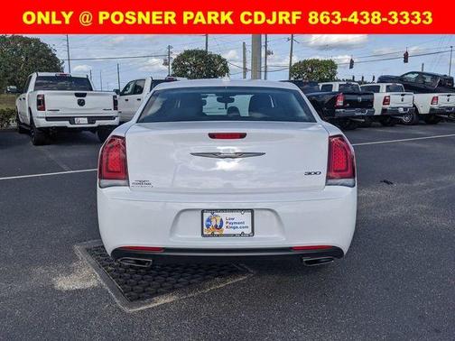 2023 Chrysler 300 Touring