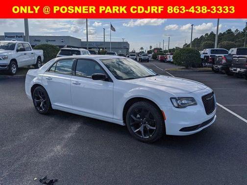 2023 Chrysler 300 Touring