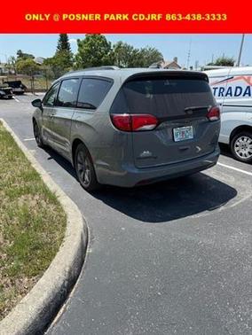 2020 Chrysler Pacifica Hybrid Limited