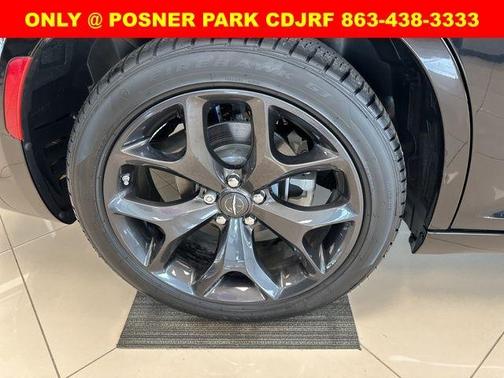 2023 Chrysler 300 Touring