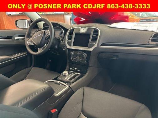 2023 Chrysler 300 Touring