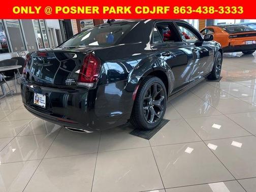 2023 Chrysler 300 Touring