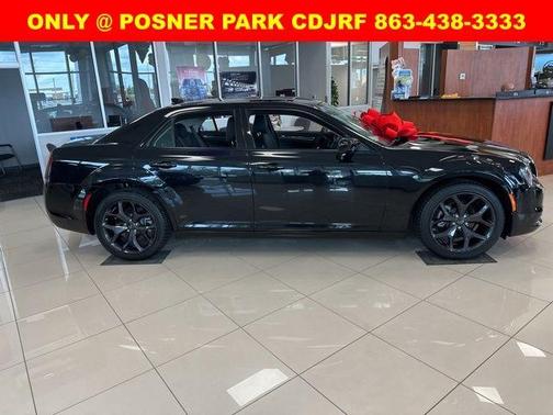 2023 Chrysler 300 Touring