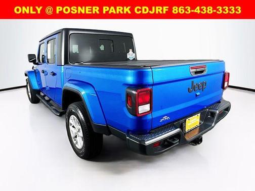 Hydro Blue Pearlcoat 2023 Jeep Gladiator Sport