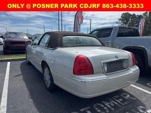 2004 Lincoln Town Car Ultimate