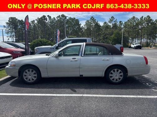 2004 Lincoln Town Car Ultimate