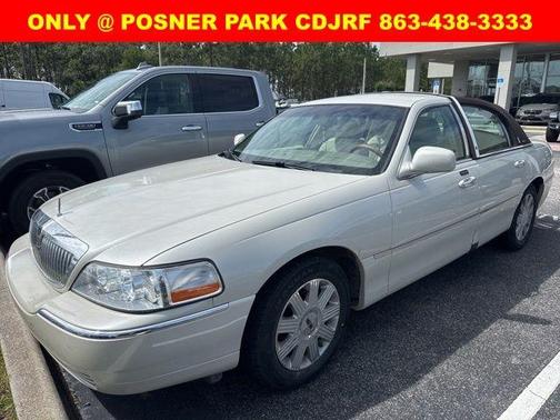 2004 Lincoln Town Car Ultimate