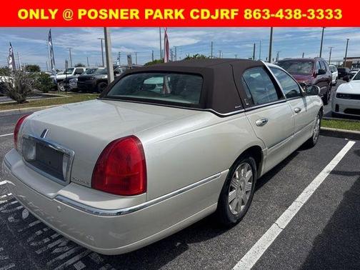 2004 Lincoln Town Car Ultimate
