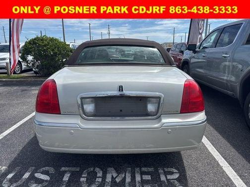 2004 Lincoln Town Car Ultimate