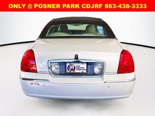 2004 Lincoln Town Car Ultimate