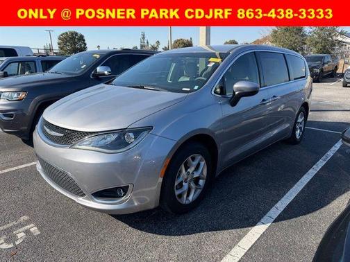2017 Chrysler Pacifica Touring-L